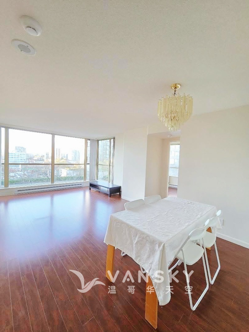 260422224908_Living room 2.jpg